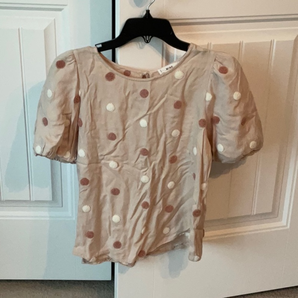 Puffed-sleeve bouse